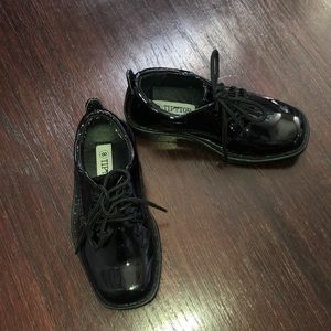 Tip Top black patent tuxedo shoes for toddler - 8T